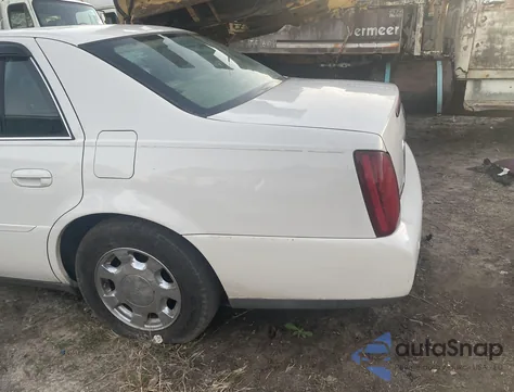 2001 Cadillac Deville Standard z USA, uszkodzony, nr VIN 1G6KD54Y81U191464